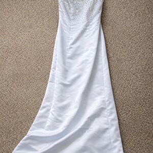 David’s Bridal Pale Blue Beaded Illusion Top Formal Dress NWT Size 4 Fits 6 Prom